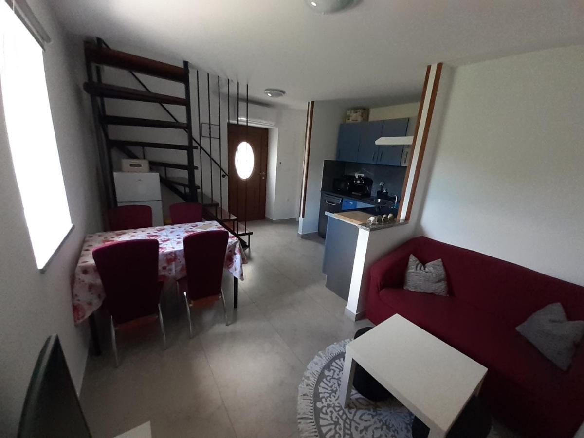 Apartman Sunset Plomin Exterior foto